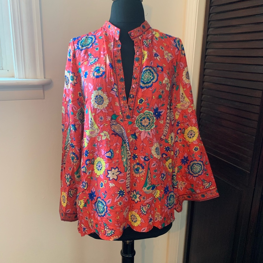 Floral peacock buttoned blouse - Size Medium